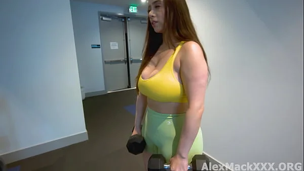 Violet Myers convinces her personal trainer to fuck her