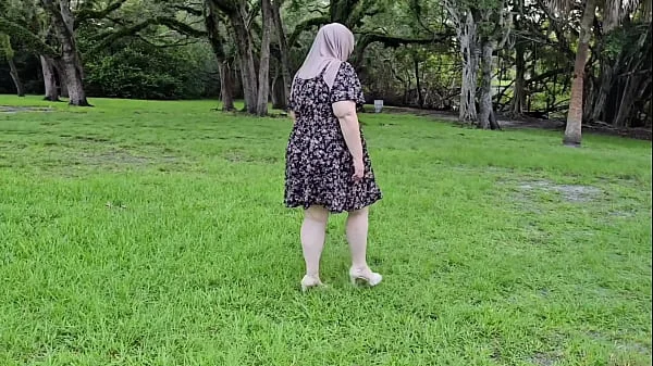 Big ass Pawg hijab Muslim Milf pissing outdoor in the park and getting pussy fingered by stranger