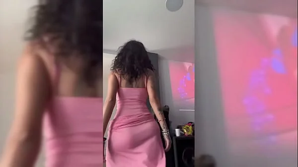 Malu Trevejo moviendo el culo