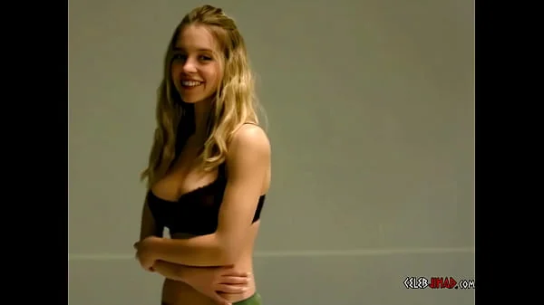 Sydney Sweeney full frontal in the voyeurs