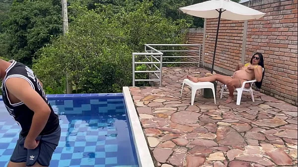 Piscinero cachondo me folla cuando mi marido no esta Part 1