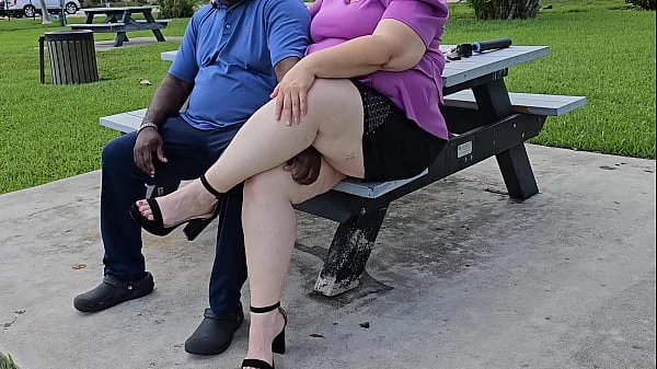 I met a stranger on my lunch break in the park and let him eat my pussy in a vacant house