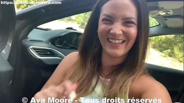 Ava Moore - Salope française se doigte et gicle partout prés d'une route - PORN VLOG