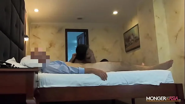 18 year old Filipina hooker fucks a big dick foreigner